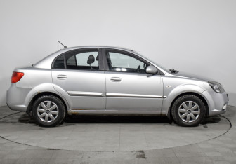 Подержанный автомобиль Kia Rio Sedan 2010 года (4 фото)