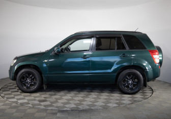 Подержанный автомобиль Suzuki Grand Vitara 2007 года (8 фото)