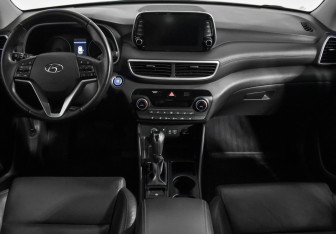 Подержанный автомобиль Hyundai Tucson 2020 года (16 фото)