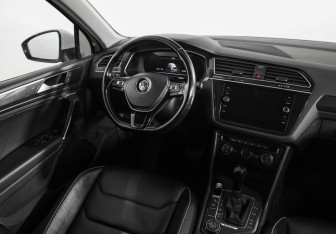 Подержанный автомобиль Volkswagen Tiguan 2018 года (9 фото)