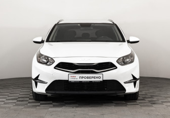 Подержанный автомобиль Kia Ceed Wagon 2021 года (2 фото)