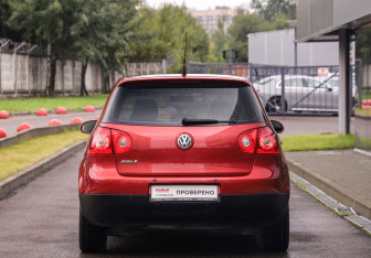Подержанный автомобиль Volkswagen Golf Hatchback 2008 года (7 фото)