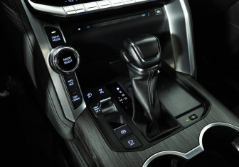 Подержанный автомобиль Toyota Land Cruiser Suv 2021 года (17 фото)