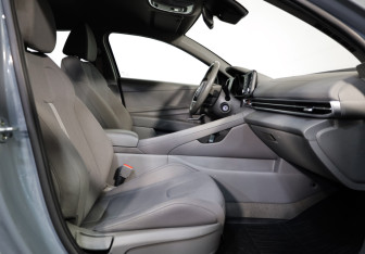 Подержанный автомобиль Hyundai Elantra Sedan 2021 года (23 фото)