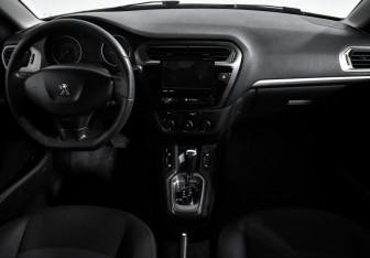Подержанный автомобиль Peugeot 301 2013 года (13 фото)