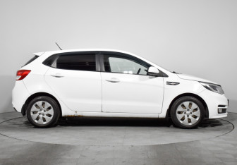 Подержанный автомобиль Kia Rio Hatchback 2016 года (4 фото)