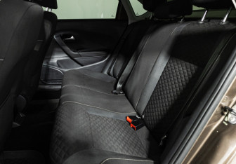 Подержанный автомобиль Volkswagen Polo Sedan 2018 года (10 фото)