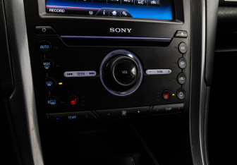 Подержанный автомобиль Ford Mondeo Sedan 2015 года (14 фото)