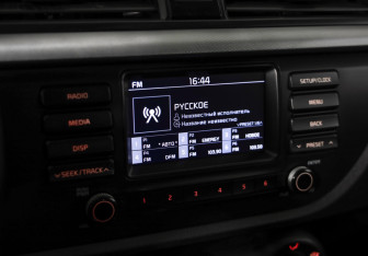 Подержанный автомобиль Kia Rio Sedan 2017 года (12 фото)