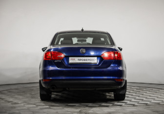 Подержанный автомобиль Volkswagen Jetta Sedan 2014 года (6 фото)