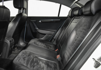 Подержанный автомобиль Volkswagen Passat Sedan 2012 года (12 фото)