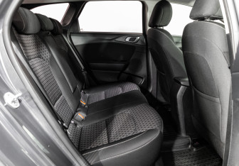 Подержанный автомобиль Kia Ceed Wagon 2019 года (19 фото)