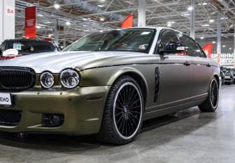 Подержанный автомобиль Jaguar XJ 2008 года (5 фото)