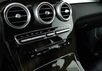 Подержанный автомобиль Mercedes-Benz GLC Coupe 2015 года (18 фото)