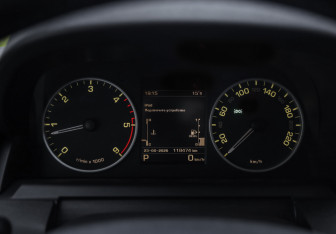 Подержанный автомобиль Land Rover Discovery 2014 года (13 фото)