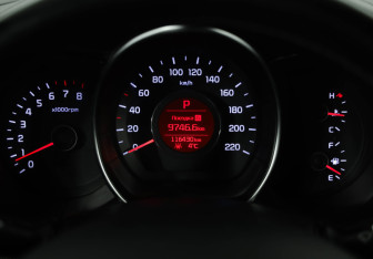 Подержанный автомобиль Kia Rio Hatchback 2017 года (12 фото)