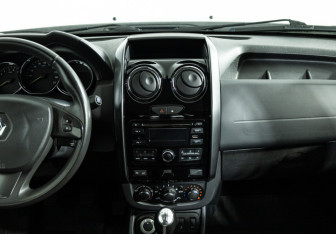 Подержанный автомобиль Renault Duster 2016 года (14 фото)