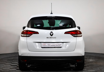 Подержанный автомобиль Renault Scenic 2018 года (5 фото)