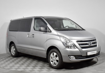 Подержанный автомобиль Hyundai Grand Starex 2017 года (3 фото)