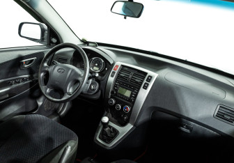 Подержанный автомобиль Hyundai Tucson 2008 года (9 фото)