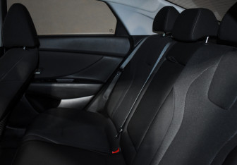 Подержанный автомобиль Hyundai Elantra Sedan 2021 года (12 фото)