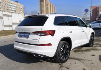 Подержанный автомобиль Skoda Kodiaq 2022 года (4 фото)
