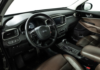 Подержанный автомобиль Kia Sorento 2019 года (11 фото)