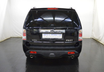 Подержанный автомобиль Honda Pilot 2013 года (6 фото)