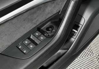 Подержанный автомобиль Audi A6 Sedan 2018 года (10 фото)