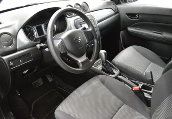 Подержанный автомобиль Suzuki Vitara 2016 года (10 фото)