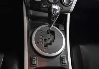 Подержанный автомобиль Mazda CX-7 2011 года (15 фото)