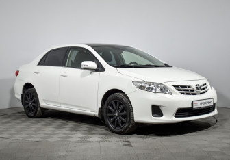 Подержанный автомобиль Toyota Corolla Sedan 2012 года (3 фото)