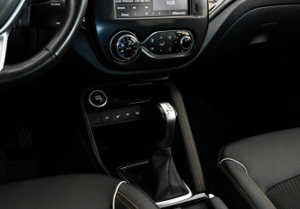 Подержанный автомобиль Renault Kaptur 2022 года (12 фото)