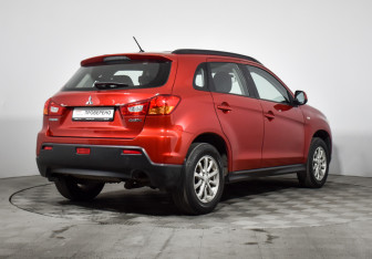 Подержанный автомобиль Mitsubishi ASX 2012 года (5 фото)