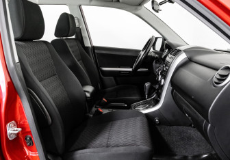 Подержанный автомобиль Suzuki Grand Vitara 2012 года (16 фото)