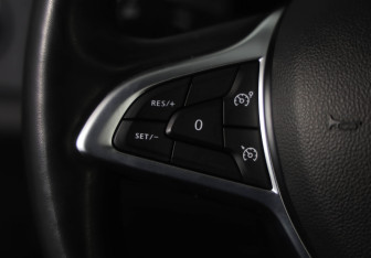 Подержанный автомобиль Renault Duster 2022 года (13 фото)