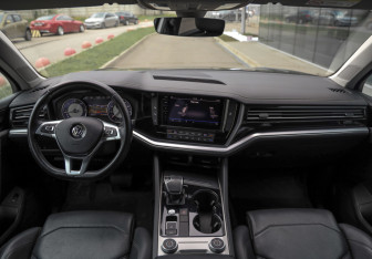 Подержанный автомобиль Volkswagen Touareg 2018 года (11 фото)