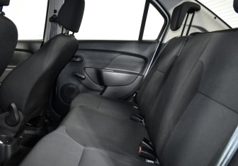 Подержанный автомобиль Renault Logan Sedan 2021 года (12 фото)