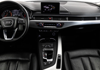 Подержанный автомобиль Audi A4 Sedan 2016 года (17 фото)