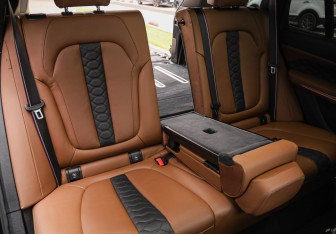 Подержанный автомобиль BMW X5 M 2021 года (34 фото)