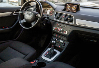 Подержанный автомобиль Audi Q3 2016 года (11 фото)