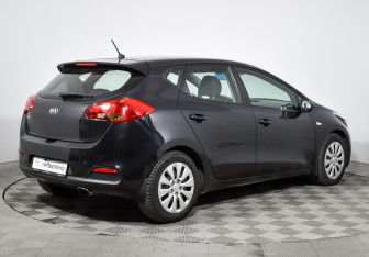 Подержанный автомобиль Kia Ceed Hatchback 2015 года (5 фото)
