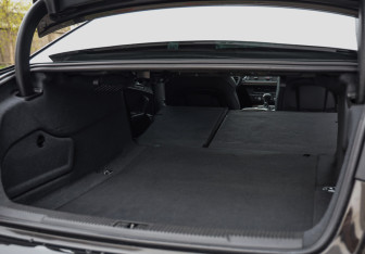 Подержанный автомобиль Audi A6 Sedan 2013 года (33 фото)