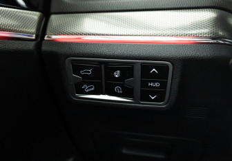 Подержанный автомобиль Hongqi HS5 2024 года (21 фото)