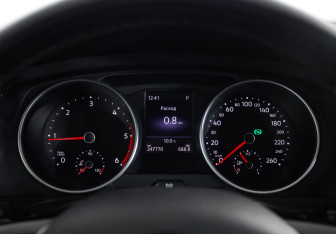 Подержанный автомобиль Volkswagen Tiguan 2019 года (13 фото)