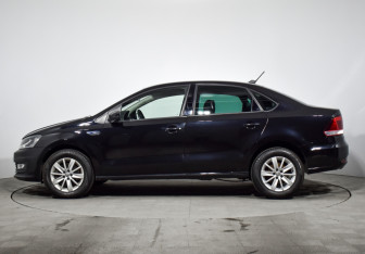 Подержанный автомобиль Volkswagen Polo Sedan 2020 года (8 фото)