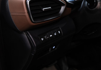 Подержанный автомобиль Hyundai Santa Fe 2021 года (25 фото)