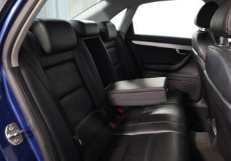 Подержанный автомобиль Audi A4 Sedan 2006 года (14 фото)