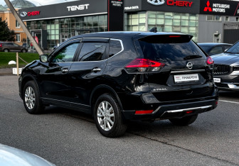 Подержанный автомобиль Nissan X-Trail 2019 года (6 фото)