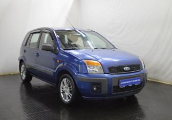 Подержанный автомобиль Ford Fusion 2006 года (3 фото)